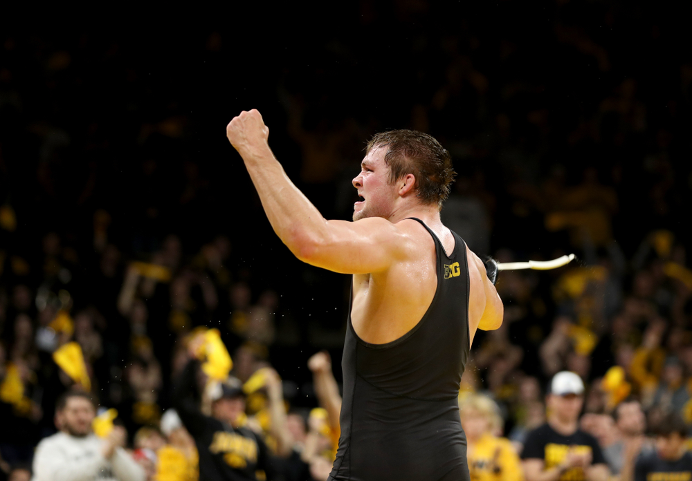 Iowa’s Jacob Warner wrestles Penn State’s Shakur Rasheed at 197 pounds Friday, January 31, 2020 at Carver-Hawkeye Arena. Warner won the match 4-2. (Brian Ray/hawkeyesports.com)