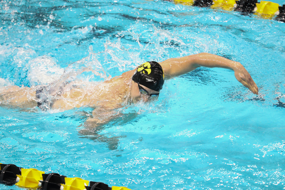 IowaÕs Aleksey Tarasenko competes in the 200 yard freestyle against Notre Dame and Illinois Saturday, January 11, 2020 at the Campus Recreation and Wellness Center. (Brian Ray/hawkeyesports.com)