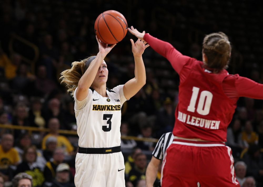 Iowa Hawkeyes guard Makenzie Meyer (3) against the Wisconsin Badgers Monday, January 7, 2019 at Carver-Hawkeye Arena. (Brian Ray/hawkeyesports.com)