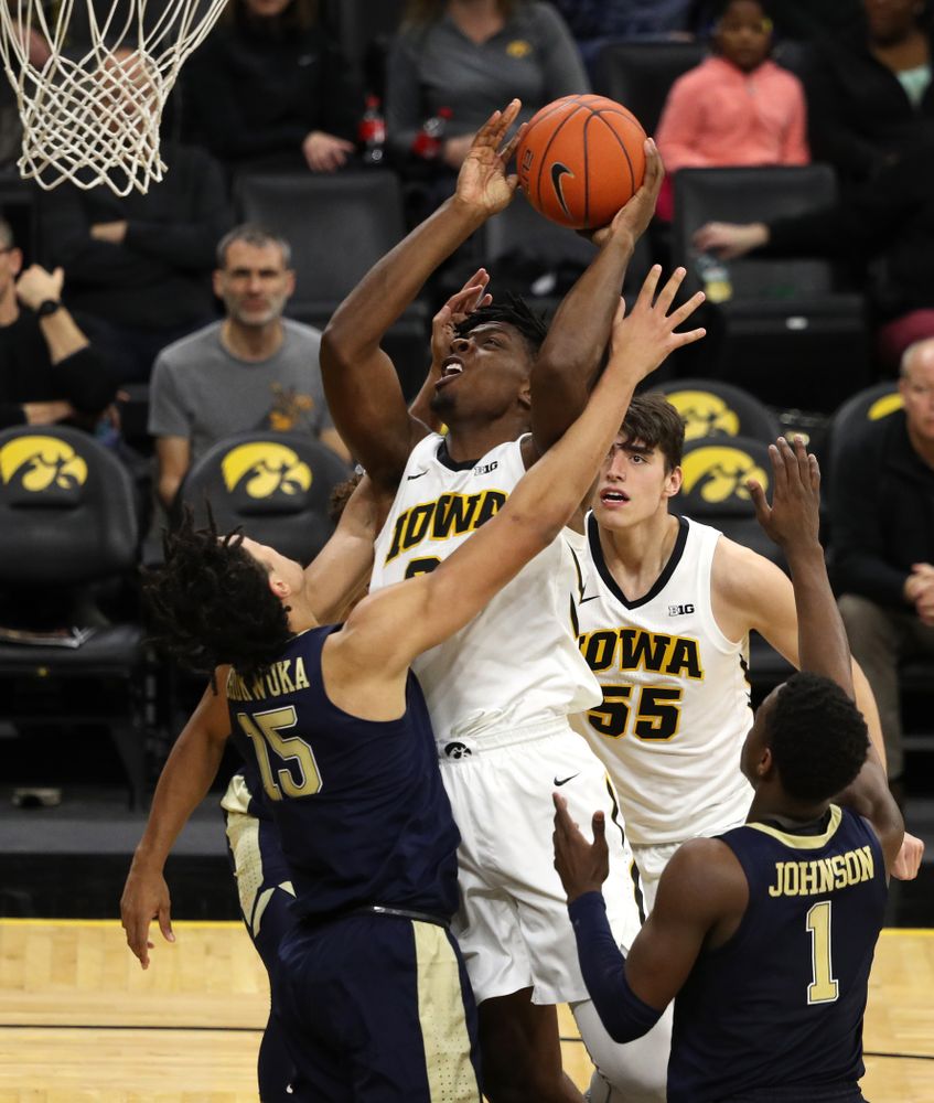 Iowa Hawkeyes forward Tyler Cook (25) against the Pitt Panthers Tuesday, November 27, 2018 at Carver-Hawkeye Arena. (Brian Ray/hawkeyesports.com)