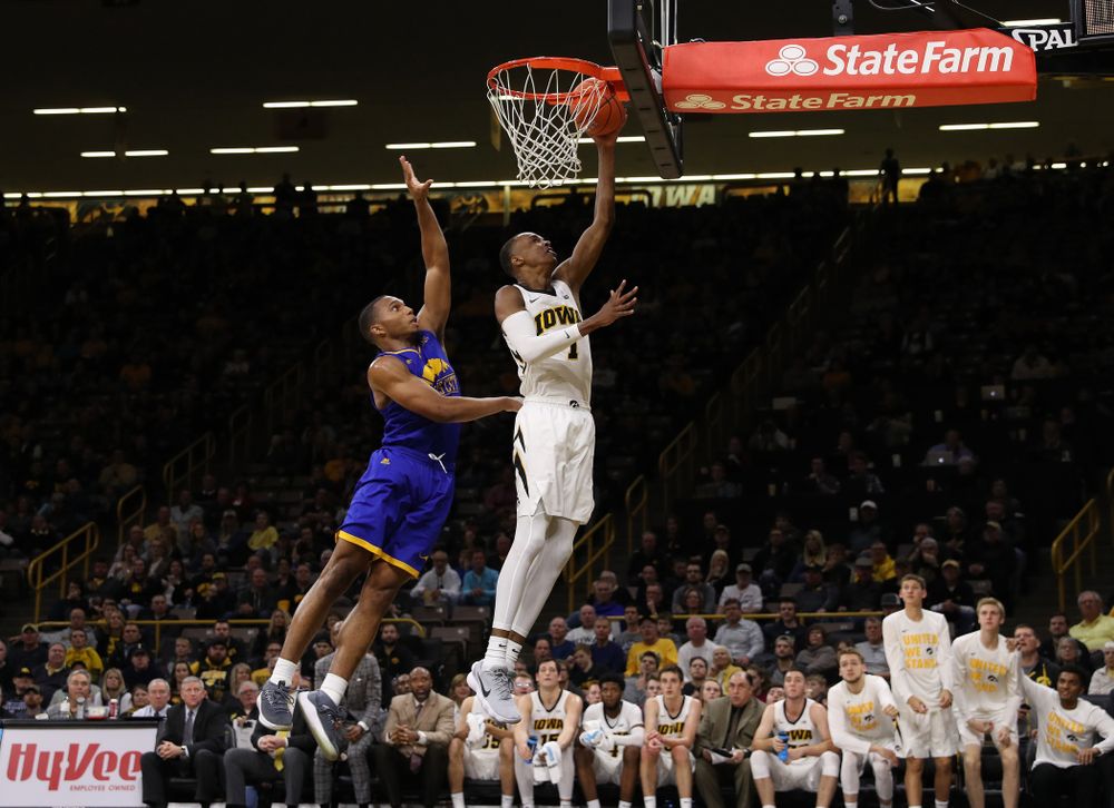 Iowa Hawkeyes guard Maishe Dailey (1) against the UKMC Kangaroos in the 2K Empire Classic Thursday, November 8, 2018 at Carver-Hawkeye Arena. (Brian Ray/hawkeyesports.com)