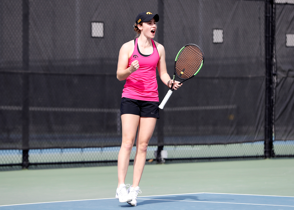 Elise Van Heuvelen against Minnesota Friday, April 20, 2018 at the Hawkeye Tennis and Recreation Center. (Brian Ray/hawkeyesports.com)