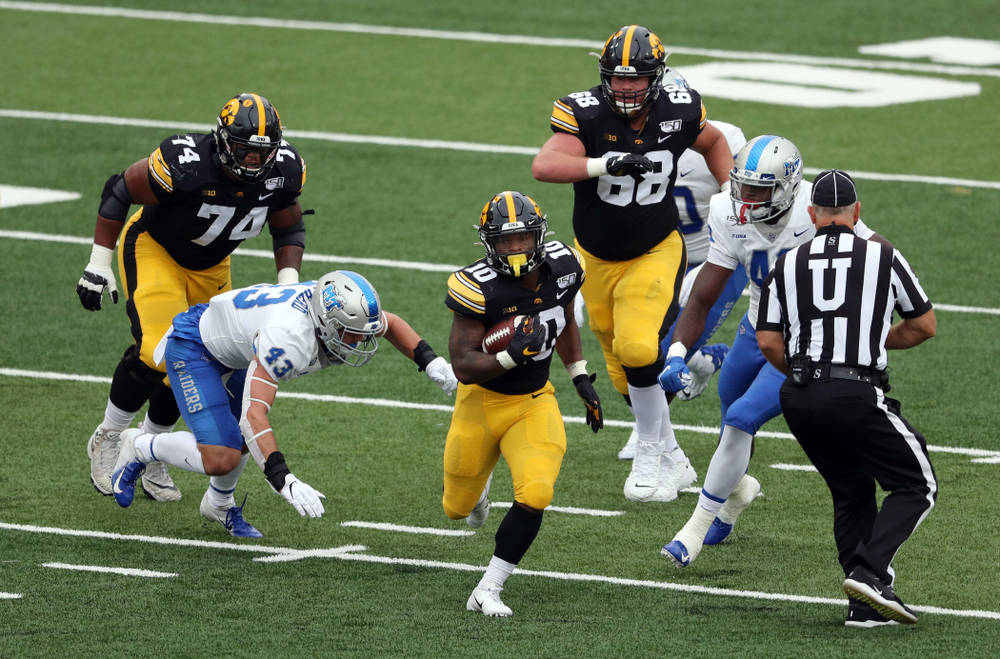 Iowa Hawkeyes running back Mekhi Sargent (10) against Middle Tennessee State Saturday, September 28, 2019 at Kinnick Stadium. (Brian Ray/hawkeyesports.com)