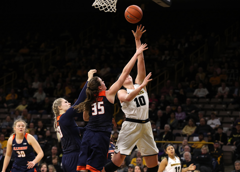 Iowa Hawkeyes forward Megan Gustafson (10) against the Illinois Fighting Illini Thursday, February 14, 2019 at Carver-Hawkeye Arena. (Brian Ray/hawkeyesports.com)