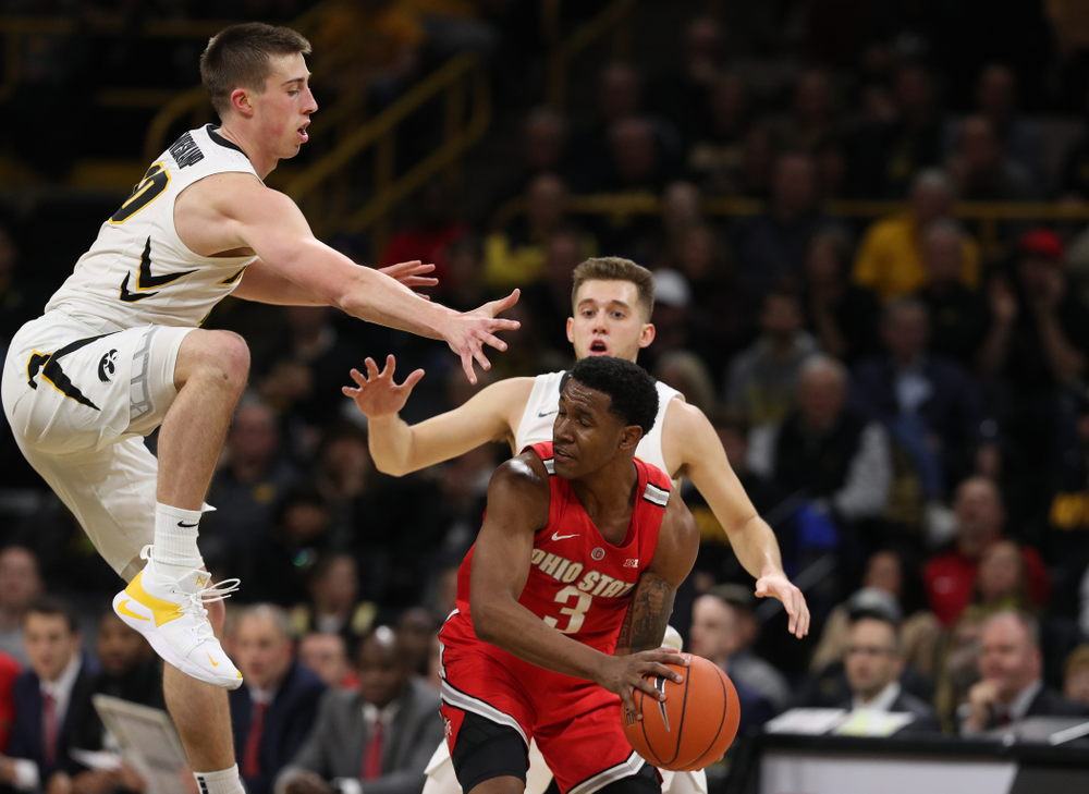 Iowa Hawkeyes guard Joe Wieskamp (10) and guard Jordan Bohannon (3) against the Ohio State Buckeyes Saturday, January 12, 2019 at Carver-Hawkeye Arena. (Brian Ray/hawkeyesports.com)
