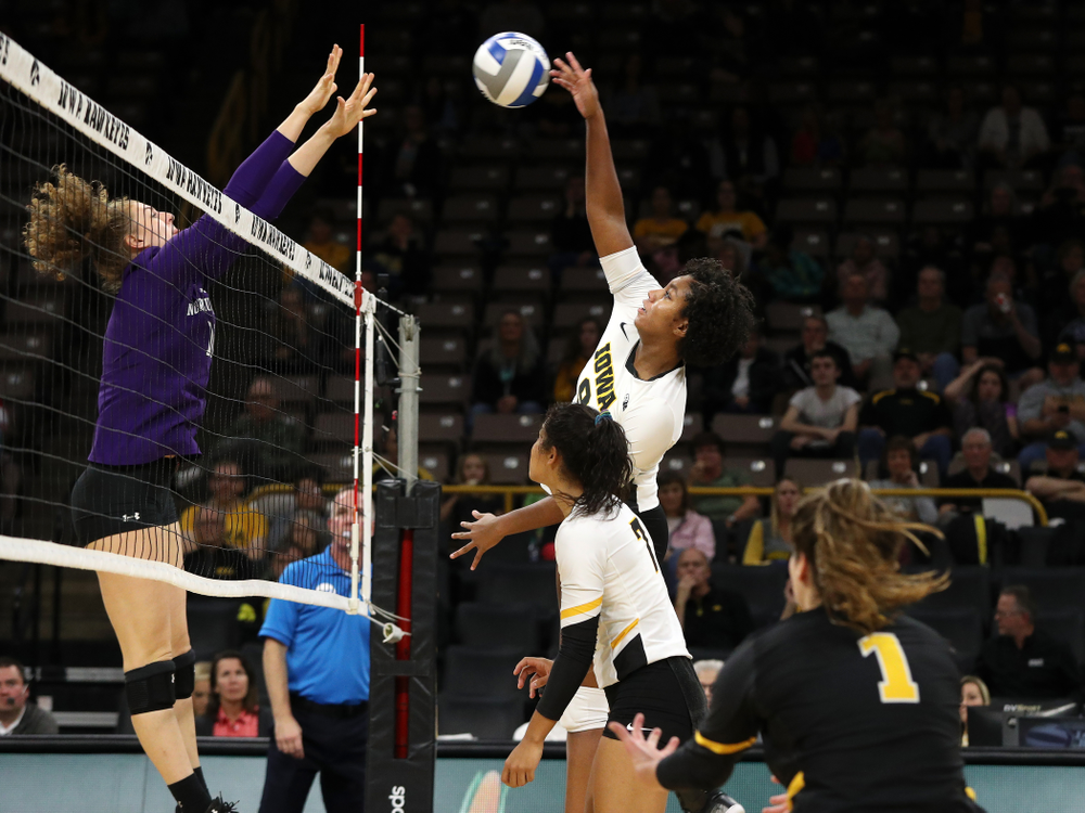 Iowa Hawkeyes middle blocker Amiya Jones (9) against the Northwestern Wildcats Wednesday, October 24, 2018 at Carver-Hawkeye Arena. (Brian Ray/hawkeyesports.com)