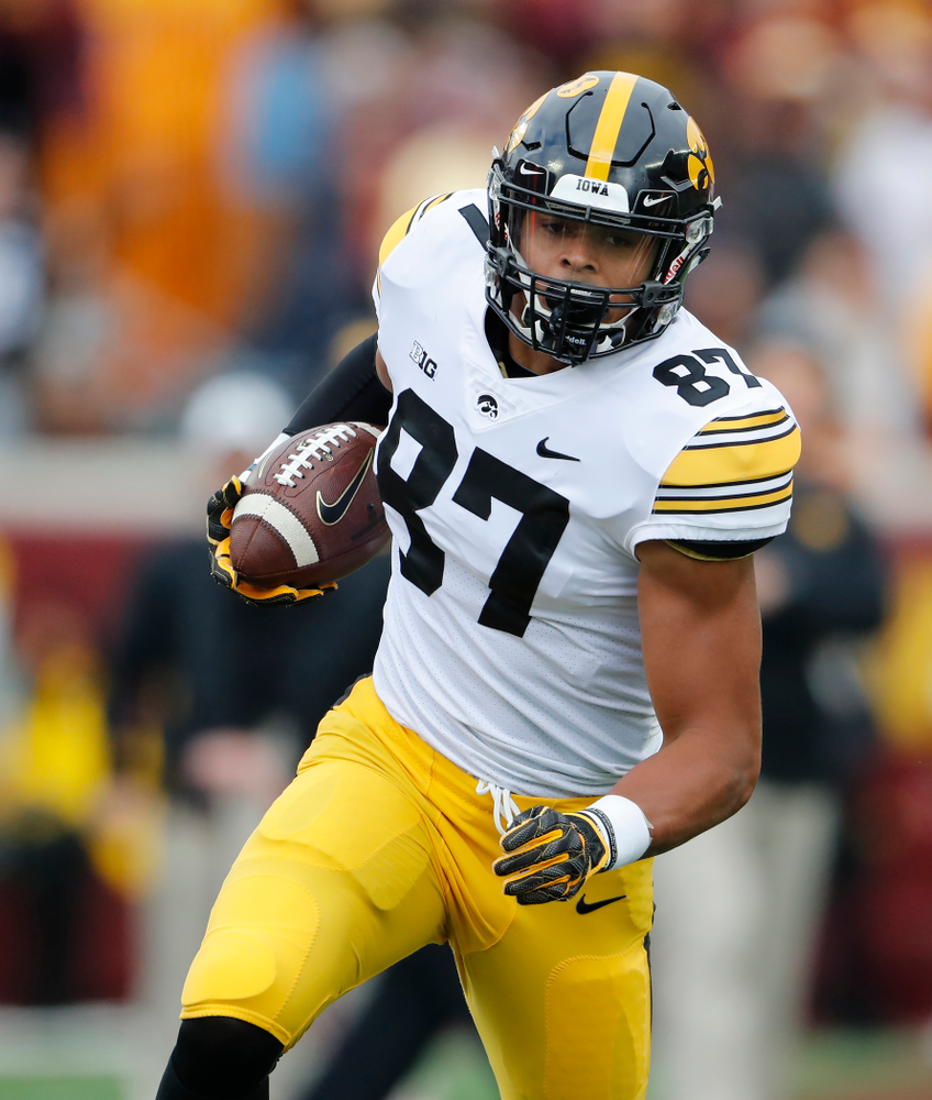 Iowa Hawkeyes tight end Noah Fant (87) against the Minnesota Golden Gophers Saturday, October 6, 2018 at TCF Bank Stadium. (Brian Ray/hawkeyesports.com)