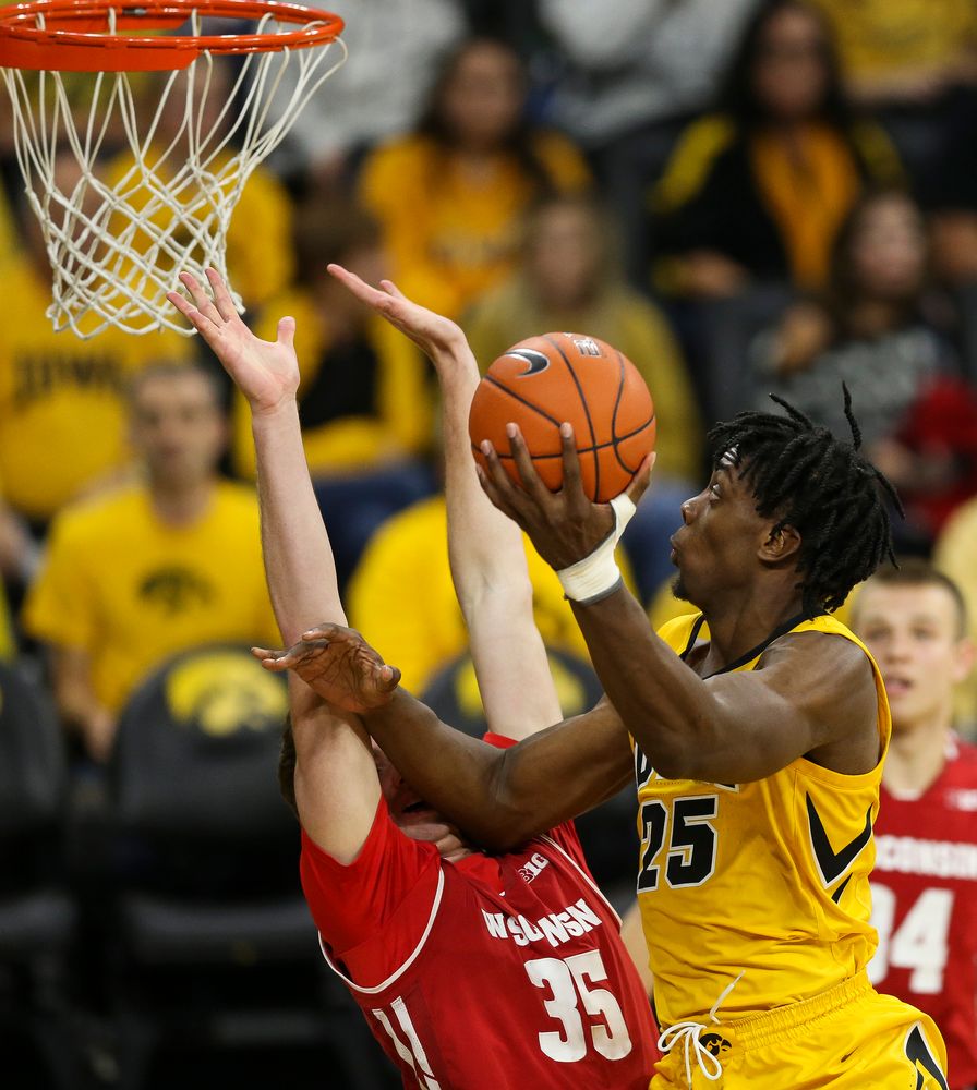 Iowa Hawkeyes forward Tyler Cook (25) goes up for a layup against Wisconsin on November 30, 2018 at Carver-Hawkeye Arena. (Tork Mason/hawkeyesports.com)