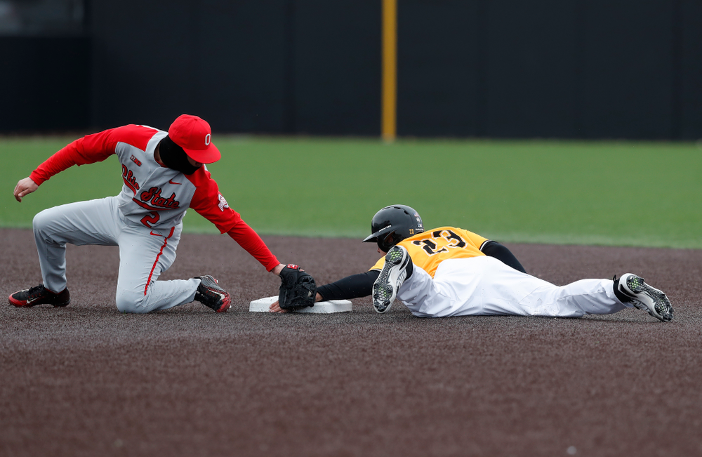 Iowa Hawkeyes infielder Kyle Crowl (23) against the Ohio State Buckeyes Sunday, April 8, 2018 at Duane Banks Field.(Brian Ray/hawkeyesports.com)