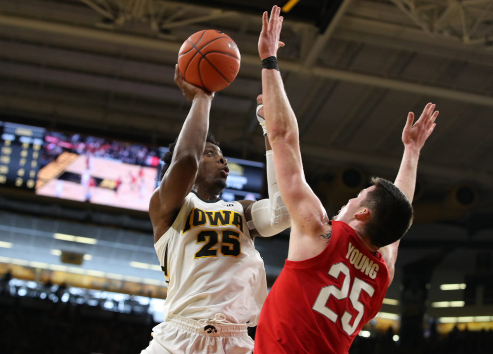 Iowa Hawkeyes forward Tyler Cook (25) against the Ohio State Buckeyes Saturday, January 12, 2019 at Carver-Hawkeye Arena. (Brian Ray/hawkeyesports.com)