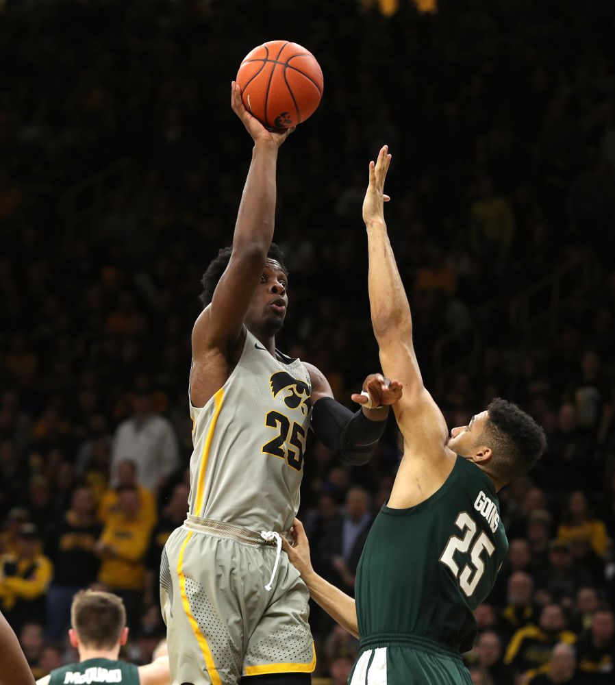 Iowa Hawkeyes forward Tyler Cook (25) against the Michigan State Spartans Thursday, January 24, 2019 at Carver-Hawkeye Arena. (Brian Ray/hawkeyesports.com)