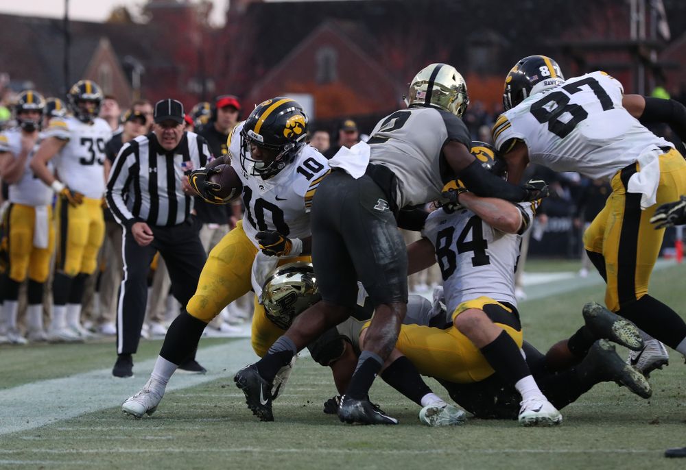 Iowa Hawkeyes running back Mekhi Sargent (10) against the Purdue Boilermakers Saturday, November 3, 2018 Ross Ade Stadium in West Lafayette, Ind. (Brian Ray/hawkeyesports.com)