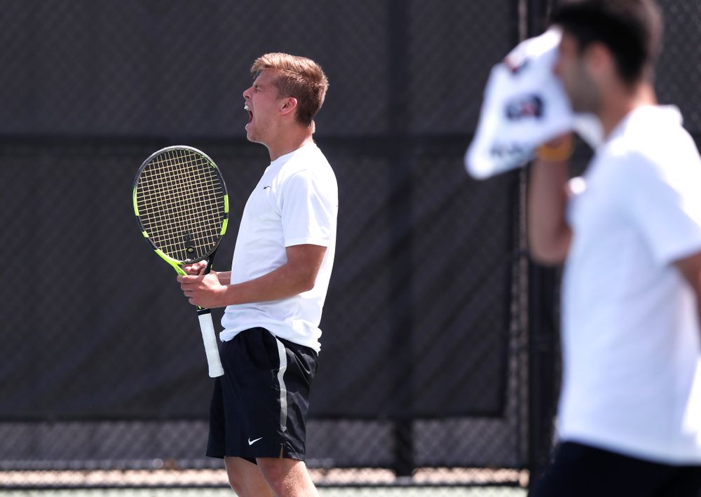 Will Davies against Northwestern in the first round of the 2018 Big Ten Men's Tennis Tournament Thursday, April 26, 2018 at the Hawkeye Tennis and Recreation Complex. (Brian Ray/hawkeyesports.com)