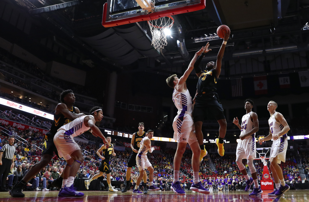 Iowa Hawkeyes guard Isaiah Moss (4) against the Northern Iowa Panthers in the Hy-Vee Classic Saturday, December 15, 2018 at Wells Fargo Arena in Des Moines. (Brian Ray/hawkeyesports.com)
