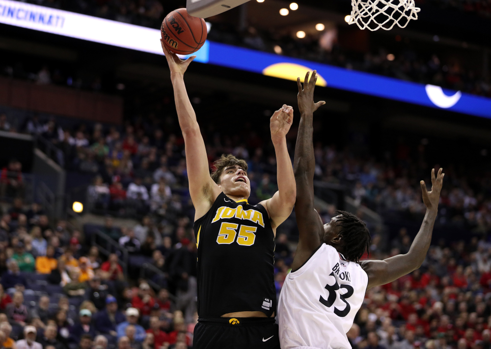 Iowa Hawkeyes forward Luka Garza (55) against the Cincinnati Bearcats in the first round of the 2019 NCAA Men's Basketball Tournament Friday, March 22, 2019 at Nationwide Arena in Columbus, Ohio. (Brian Ray/hawkeyesports.com)