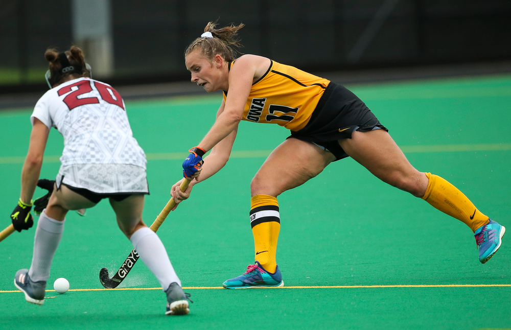 Iowa Hawkeyes midfielder Katie Birch (11) passes the ball during a game against Stanford at Grant Field on October 7, 2018. (Tork Mason/hawkeyesports.com)