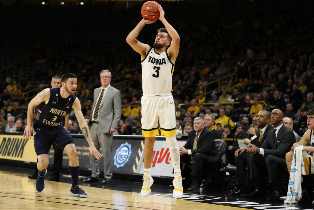 Iowa Hawkeyes guard Jordan Bohannon (3) against North Florida Thursday, November 21, 2019 at Carver-Hawkeye Arena. (Brian Ray/hawkeyesports.com)