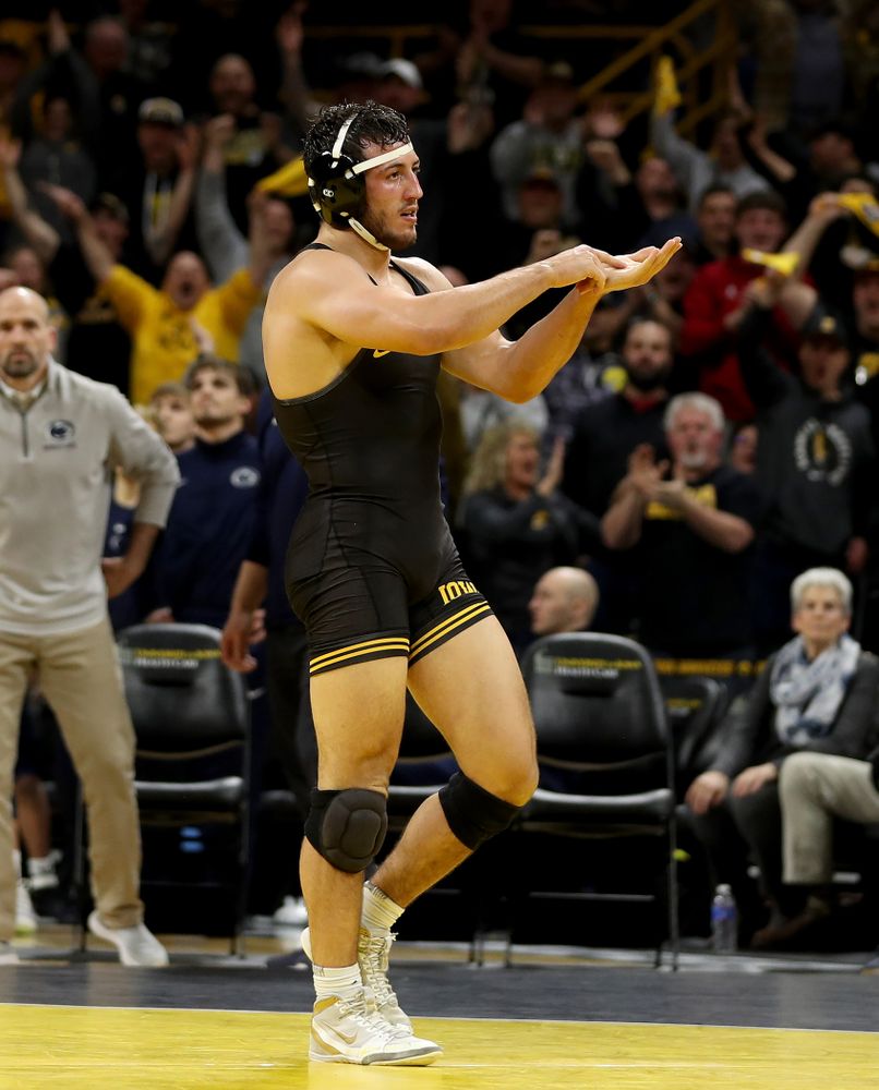 Iowa’s Michael Kemerer wrestles Penn State’s Mark Hall at 174 pounds Friday, January 31, 2020 at Carver-Hawkeye Arena. Kemerer won the match 11-6. (Brian Ray/hawkeyesports.com)