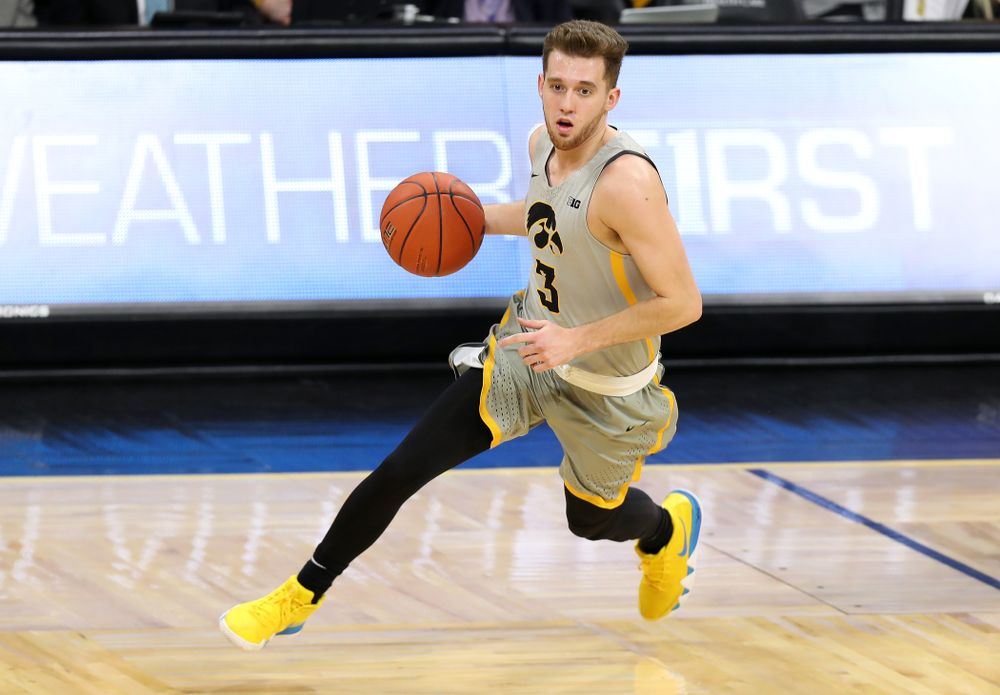 Iowa Hawkeyes guard Jordan Bohannon (3) against the Nebraska Cornhuskers Sunday, January 6, 2019 at Carver-Hawkeye Arena. (Brian Ray/hawkeyesports.com)