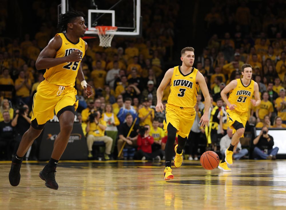 Iowa Hawkeyes guard Jordan Bohannon (3) against the Wisconsin Badgers Friday, November 30, 2018 at Carver-Hawkeye Arena. (Brian Ray/hawkeyesports.com)