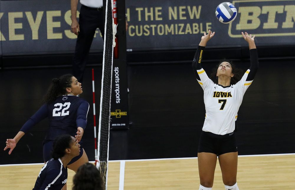 Iowa Hawkeyes setter Brie Orr (7) sets the ball during a match against Penn State at Carver-Hawkeye Arena on November 3, 2018. (Tork Mason/hawkeyesports.com)