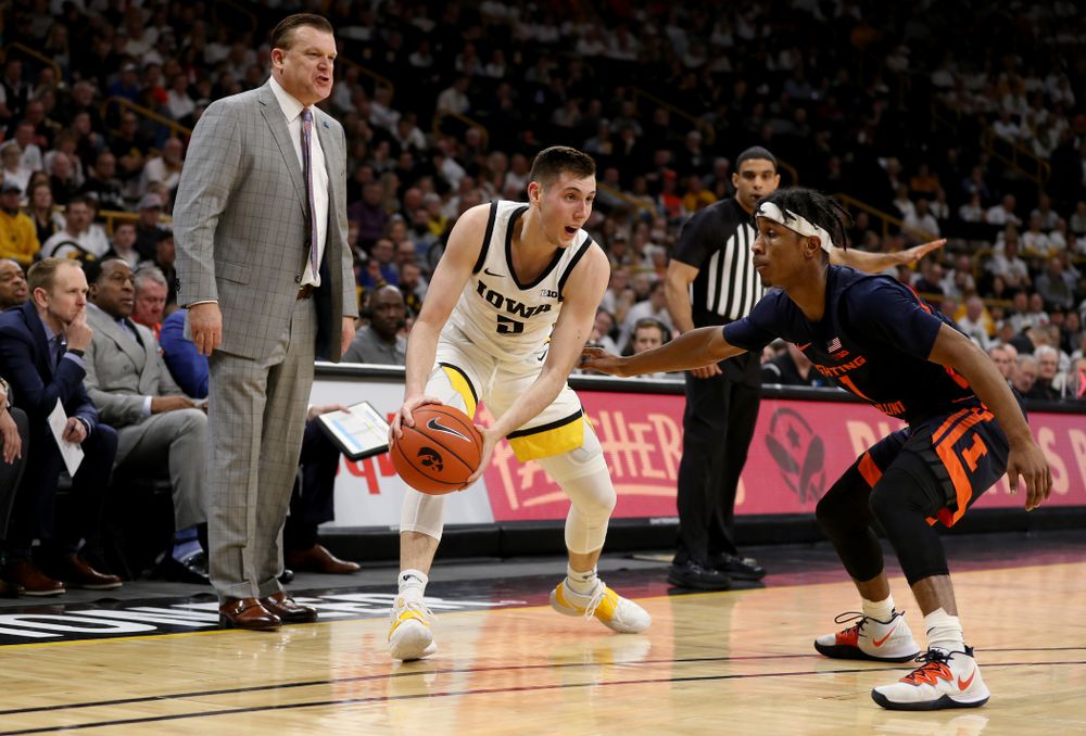 Iowa Hawkeyes guard CJ Fredrick (5) against the Illinois Fighting Illini Sunday, February 2, 2020 at Carver-Hawkeye Arena. (Brian Ray/hawkeyesports.com)