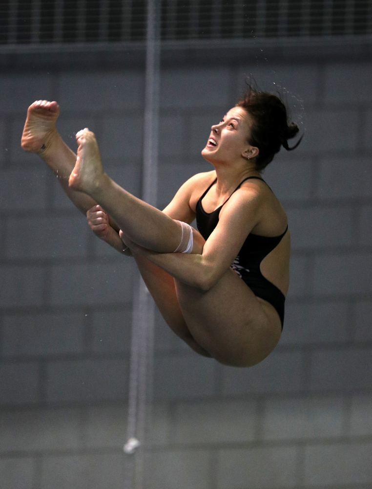 Iowa's Jayah Mathews competes on the 3-meter springboard against the Iowa State Cyclones in the Iowa Corn Cy-Hawk Series Friday, December 7, 2018 at at the Campus Recreation and Wellness Center. (Brian Ray/hawkeyesports.com)
