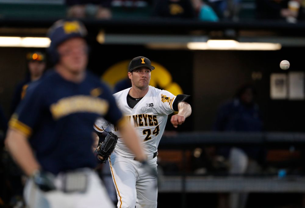 Iowa Hawkeyes pitcher Nick Allgeyer (24) against the Michigan Wolverines Friday, April 27, 2018 at Duane Banks Field in Iowa City. (Brian Ray/hawkeyesports.com)