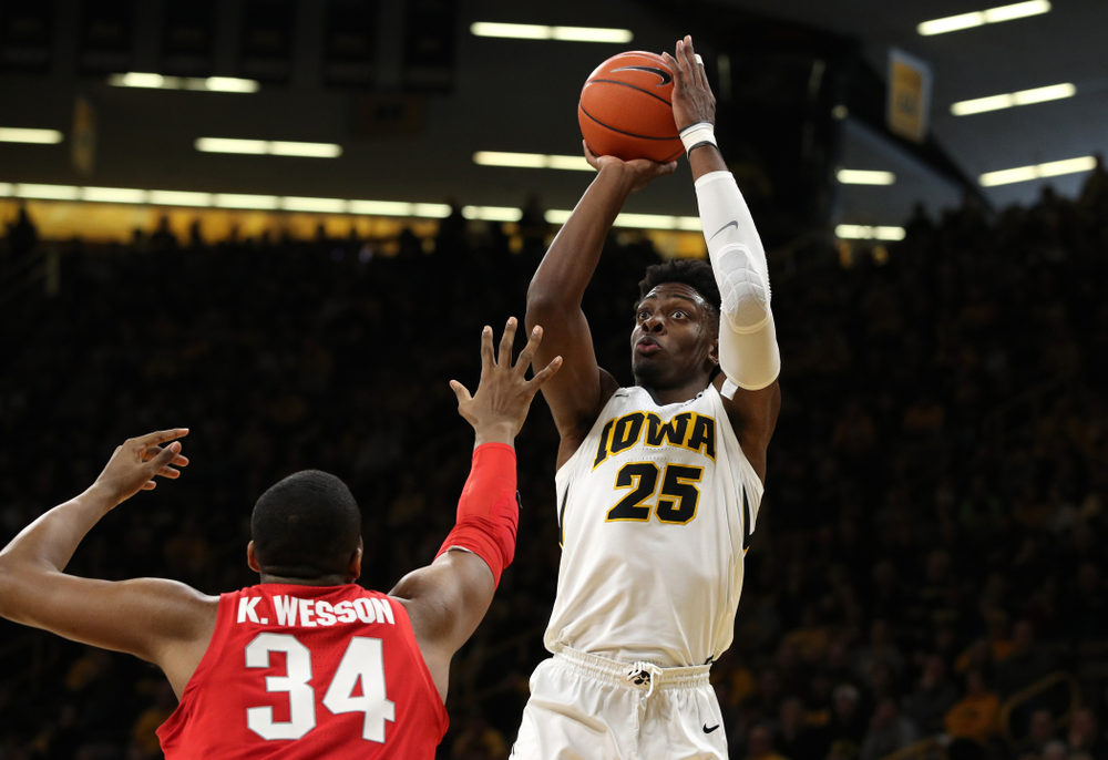 Iowa Hawkeyes forward Tyler Cook (25) against the Ohio State Buckeyes Saturday, January 12, 2019 at Carver-Hawkeye Arena. (Brian Ray/hawkeyesports.com)