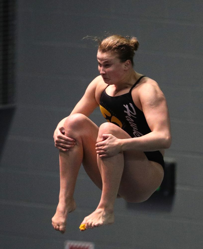 Iowa's Claire Park competes on the 3-meter springboard against the Iowa State Cyclones in the Iowa Corn Cy-Hawk Series Friday, December 7, 2018 at at the Campus Recreation and Wellness Center. (Brian Ray/hawkeyesports.com)