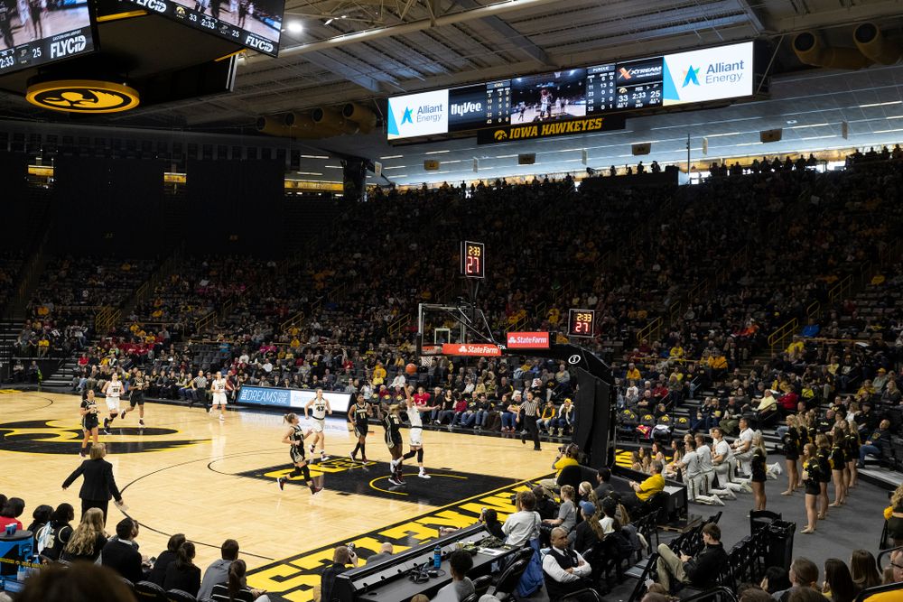 Iowa Hawkeyes guard Makenzie Meyer (3) goes to the hoop against the Purdue Boilermakers Sunday, January 27, 2019 at Carver-Hawkeye Arena. (Brian Ray/hawkeyesports.com)