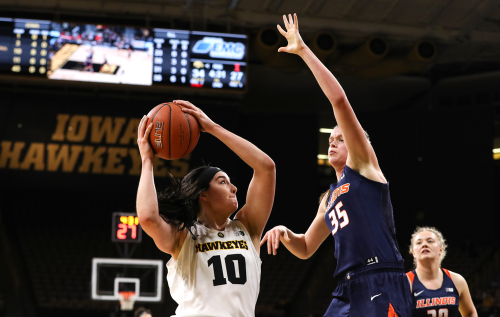 Iowa Hawkeyes forward Megan Gustafson (10) against the Illinois Fighting Illini Thursday, February 14, 2019 at Carver-Hawkeye Arena. (Brian Ray/hawkeyesports.com)