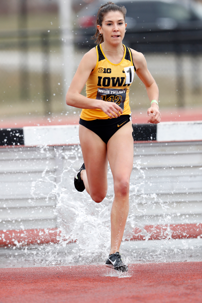 Iowa's Marta Bote Gonzalez runs the 3000 meter steeplechase during the 2018 MUSCO Twilight Invitational Thursday, April 12, 2018 at the Cretzmeyer Track. (Brian Ray/hawkeyesports.com)