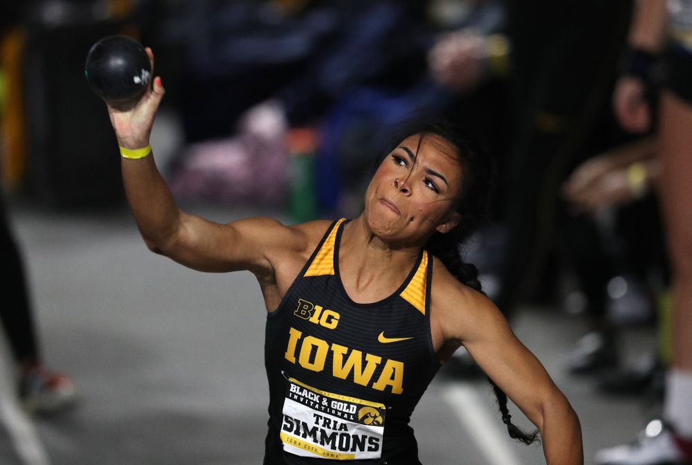 Iowa's Tria Simmons competes in the Shot Put during the Black and Gold Premier meet Saturday, January 26, 2019 at the Recreation Building. (Brian Ray/hawkeyesports.com)