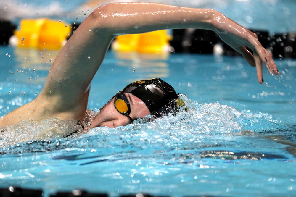 Iowa's Allyssa Fluit swims the 500-yard freestyle against the Iowa State Cyclones in the Iowa Corn Cy-Hawk Series Friday, December 7, 2018 at at the Campus Recreation and Wellness Center. (Brian Ray/hawkeyesports.com)