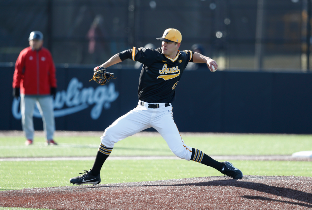 Iowa Hawkeyes pitcher Kyle Shimp (45) against Grand View Wednesday, April 4, 2018 at Duane Banks Field. (Brian Ray/hawkeyesports.com)
