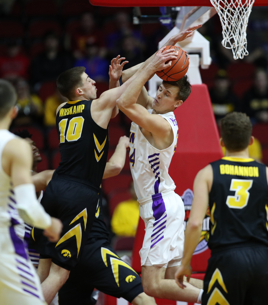 Iowa Hawkeyes guard Joe Wieskamp (10) against the Northern Iowa Panthers in the Hy-Vee Classic Saturday, December 15, 2018 at Wells Fargo Arena in Des Moines. (Brian Ray/hawkeyesports.com)