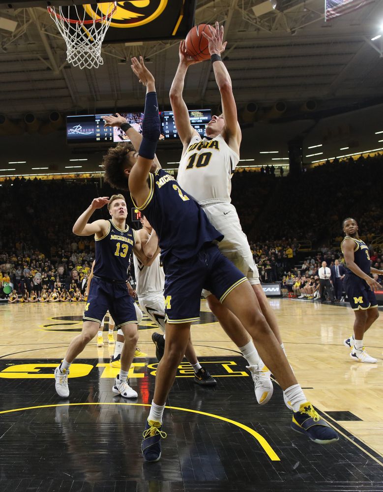 Iowa Hawkeyes guard Joe Wieskamp (10) against the Michigan Wolverines Friday, February 1, 2019 at Carver-Hawkeye Arena. (Brian Ray/hawkeyesports.com)