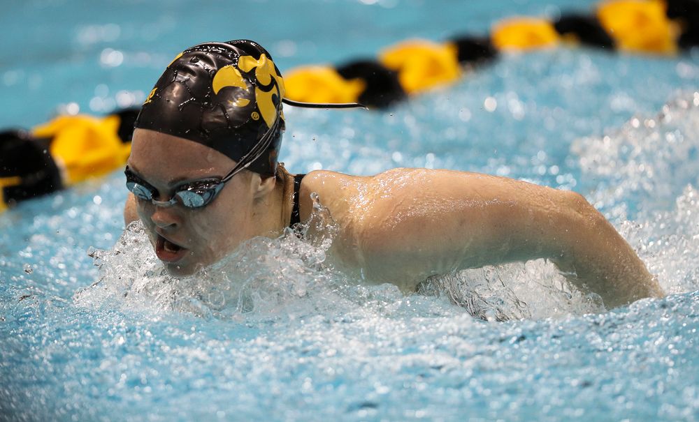 Iowa's Lexi Horner competes in the 400-yard IM during the third day of the Hawkeye Invitational at the Campus Recreation and Wellness Center on November 16, 2018. (Tork Mason/hawkeyesports.com)