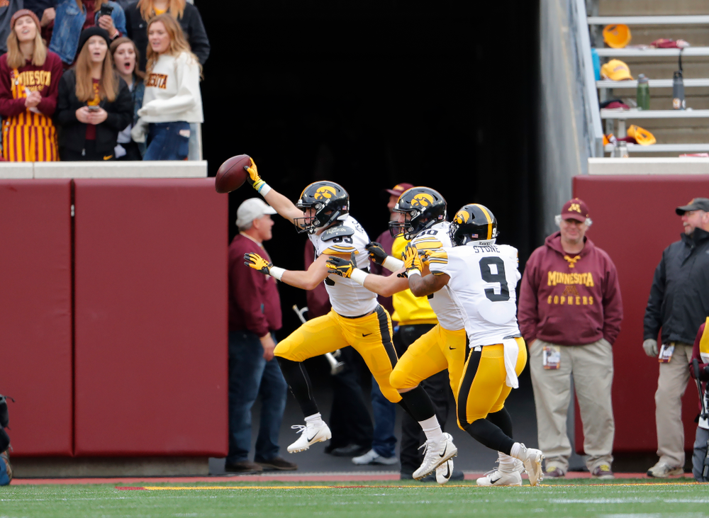Iowa Hawkeyes defensive back Riley Moss (33) against the Minnesota Golden Gophers Saturday, October 6, 2018 at TCF Bank Stadium. (Brian Ray/hawkeyesports.com)