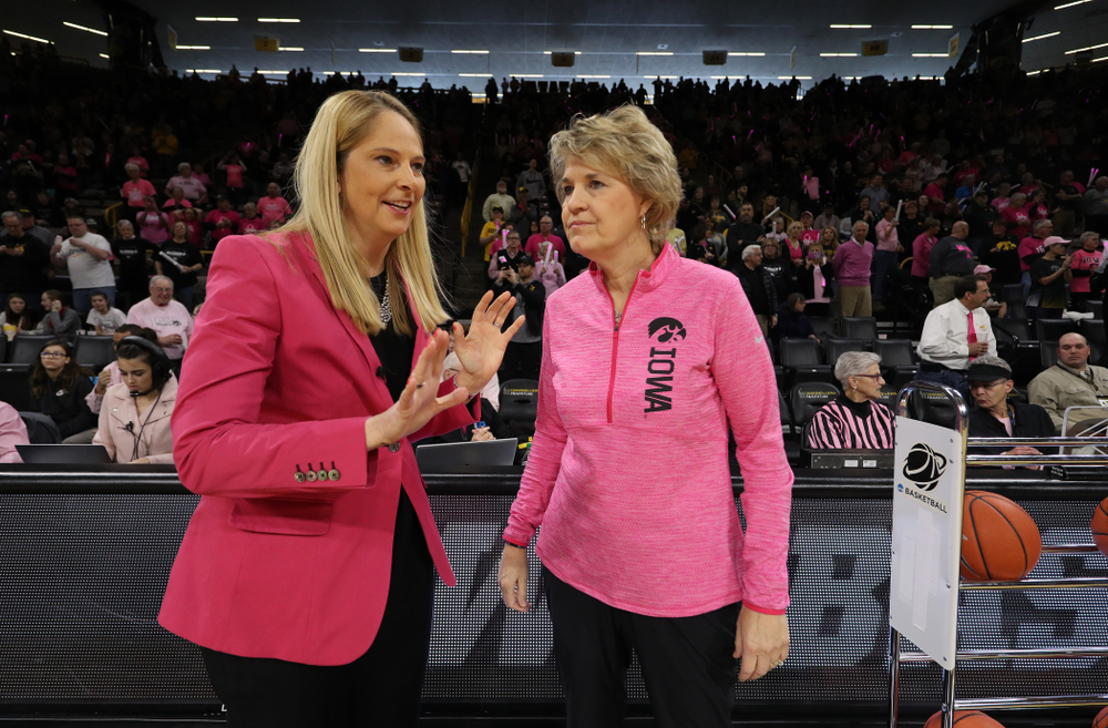 Iowa Hawkeyes head coach Lisa Bluder against the seventh ranked Maryland Terrapins Sunday, February 17, 2019 at Carver-Hawkeye Arena. (Brian Ray/hawkeyesports.com)