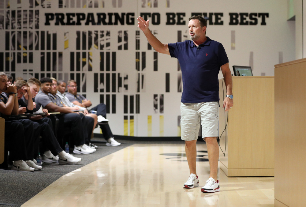 Former University of Iowa defensive back and Oklahoma Head Coach Bob Stoops addresses the Hawkeye Football team as the honorary captain for their game against Miami, Ohio Friday, August 30, 2019 at the Hansen Football Performance Center. (Brian Ray/hawkeyesports.com)
