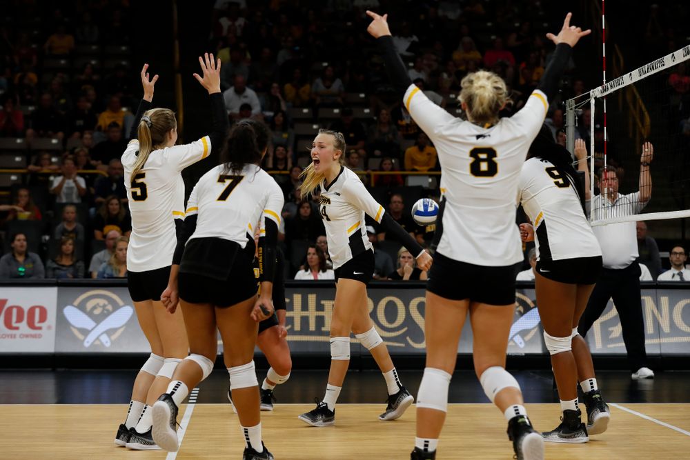 Iowa Hawkeyes outside hitter Cali Hoye (14) against the Michigan Wolverines Sunday, September 23, 2018 at Carver-Hawkeye Arena. (Brian Ray/hawkeyesports.com)