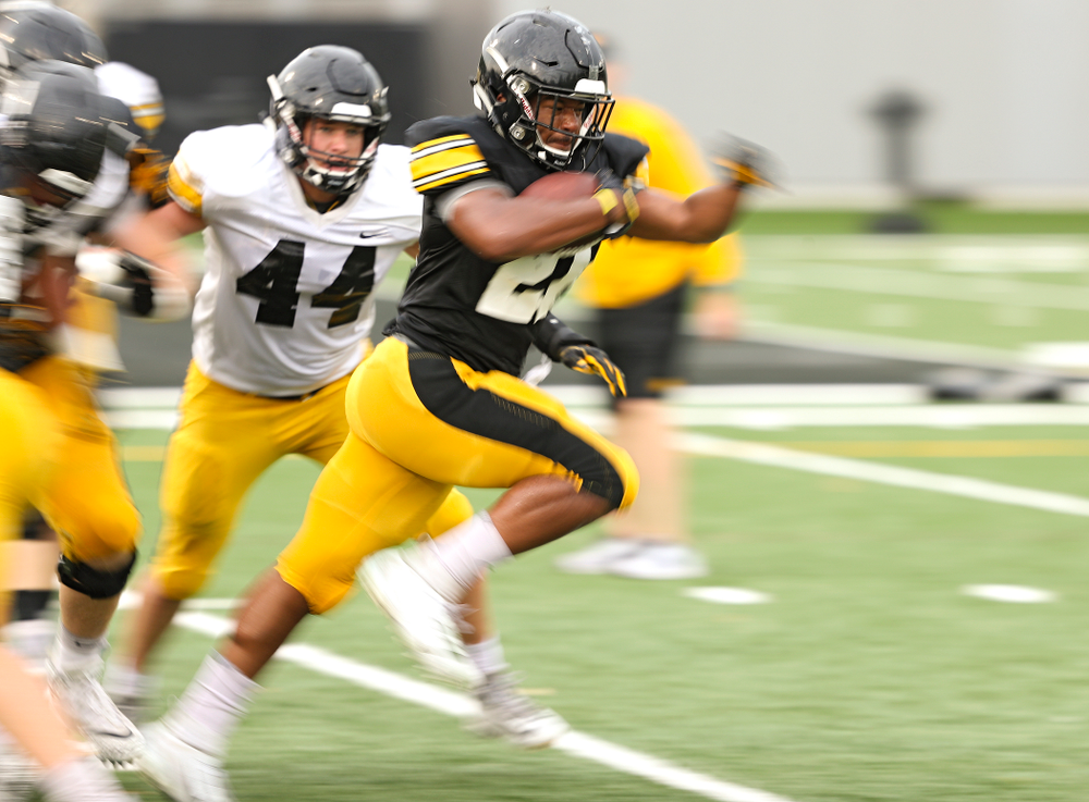 Iowa Hawkeyes running back Ivory Kelly-Martin (21) carries the ball durning Fall Camp Practice No. 17 at the Hansen Football Performance Center in Iowa City on Wednesday, Aug 21, 2019. (Stephen Mally/hawkeyesports.com)
