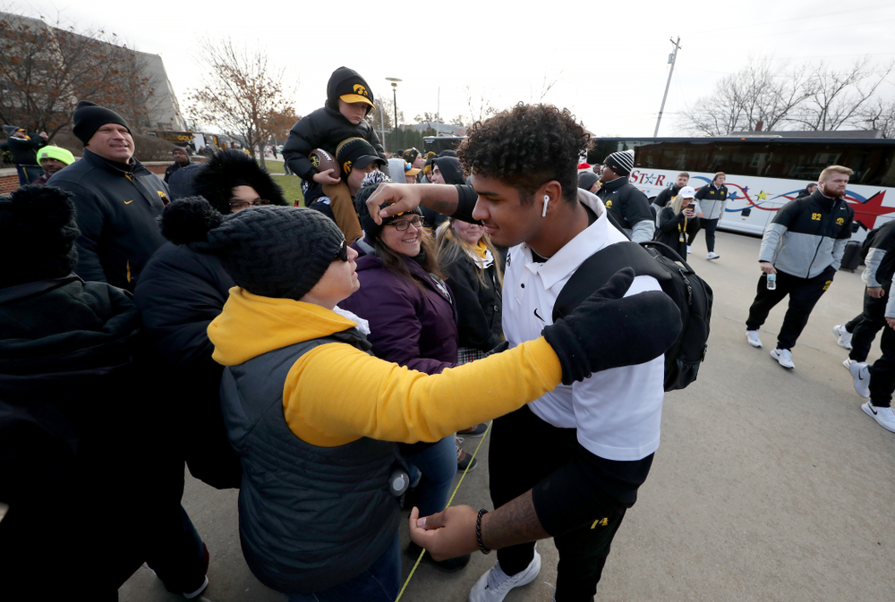 Iowa Hawkeyes offensive lineman Tristan Wirfs (74) against the Illinois Fighting Illini Saturday, November 23, 2019 at Kinnick Stadium. (Brian Ray/hawkeyesports.com)