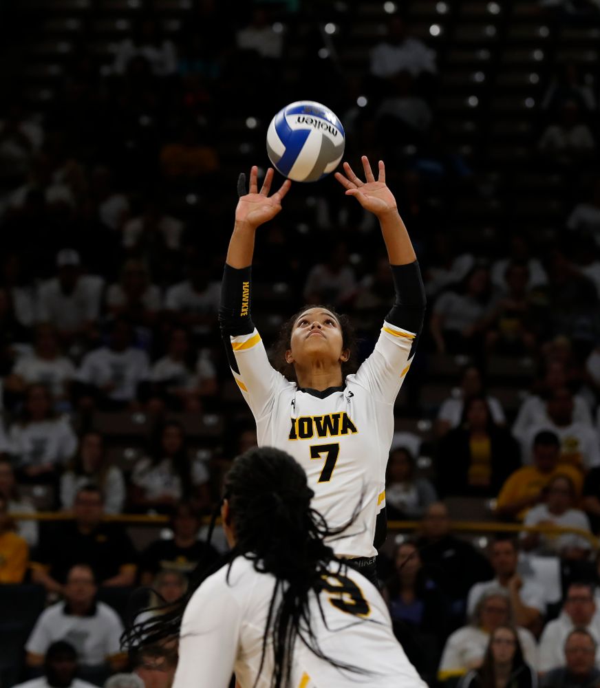 Iowa Hawkeyes setter Gabrielle Orr (7) against the Michigan State Spartans Friday, September 21, 2018 at Carver-Hawkeye Arena. (Brian Ray/hawkeyesports.com)