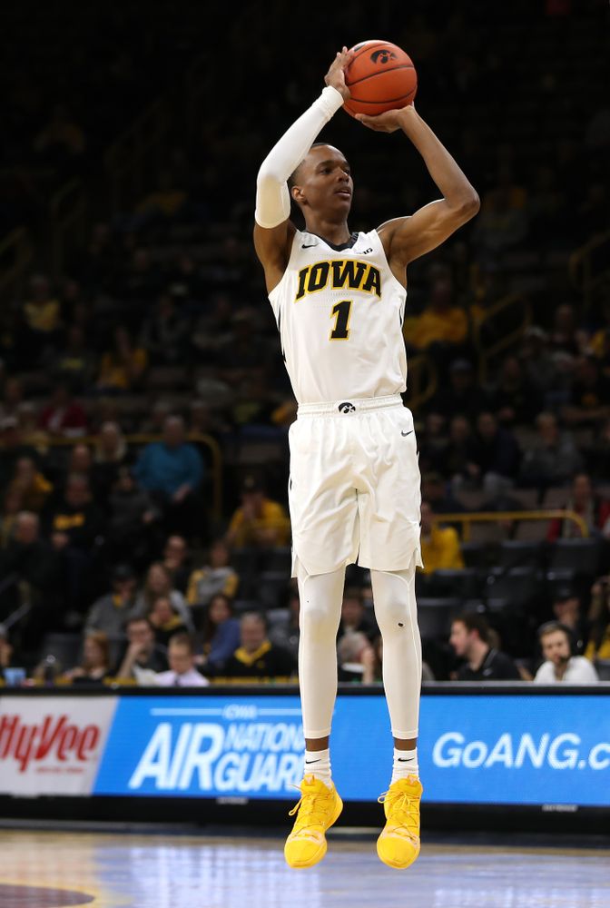 Iowa Hawkeyes guard Maishe Dailey (1) against the Western Carolina Catamounts Tuesday, December 18, 2018 at Carver-Hawkeye Arena. (Brian Ray/hawkeyesports.com)