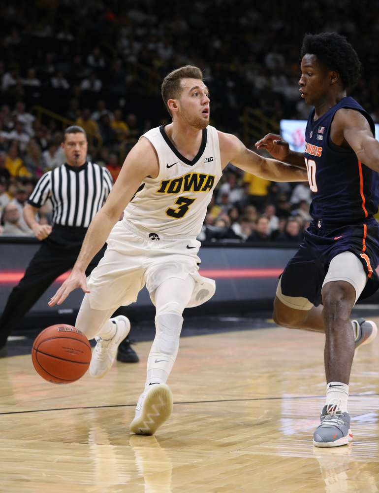 Iowa Hawkeyes guard Jordan Bohannon (3) against the Illinois Fighting Illini Sunday, January 20, 2019 at Carver-Hawkeye Arena. (Brian Ray/hawkeyesports.com)
