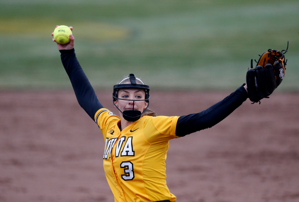 Iowa Hawkeyes starting pitcher/relief pitcher Allison Doocy (3) against UW Green Bay Tuesday, March 27, 2018 at Bob Pearl Field. (Brian Ray/hawkeyesports.com)