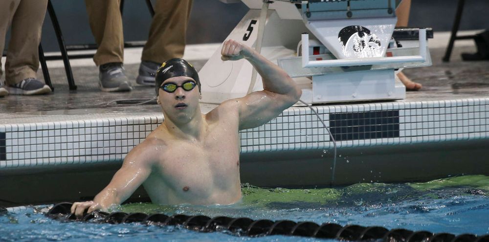 Iowa’s Aleksey Tarasenko flexes after swimming the 200-yard freestyle during the Iowa swimming and diving meet vs Notre Dame and Illinois on Saturday, January 11, 2020 at the Campus Recreation and Wellness Center. (Lily Smith/hawkeyesports.com)